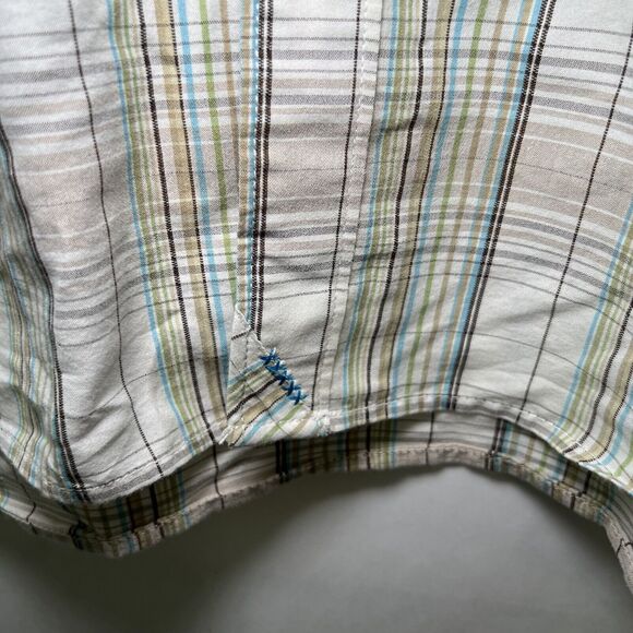 Quiksilver Short Sleeve Button Up Shirt Mens Size M Medium Plaid Multicolor EUC - Picture 5 of 11